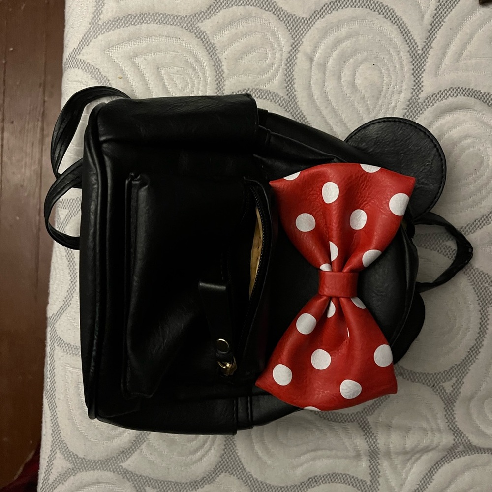 small bag with bow